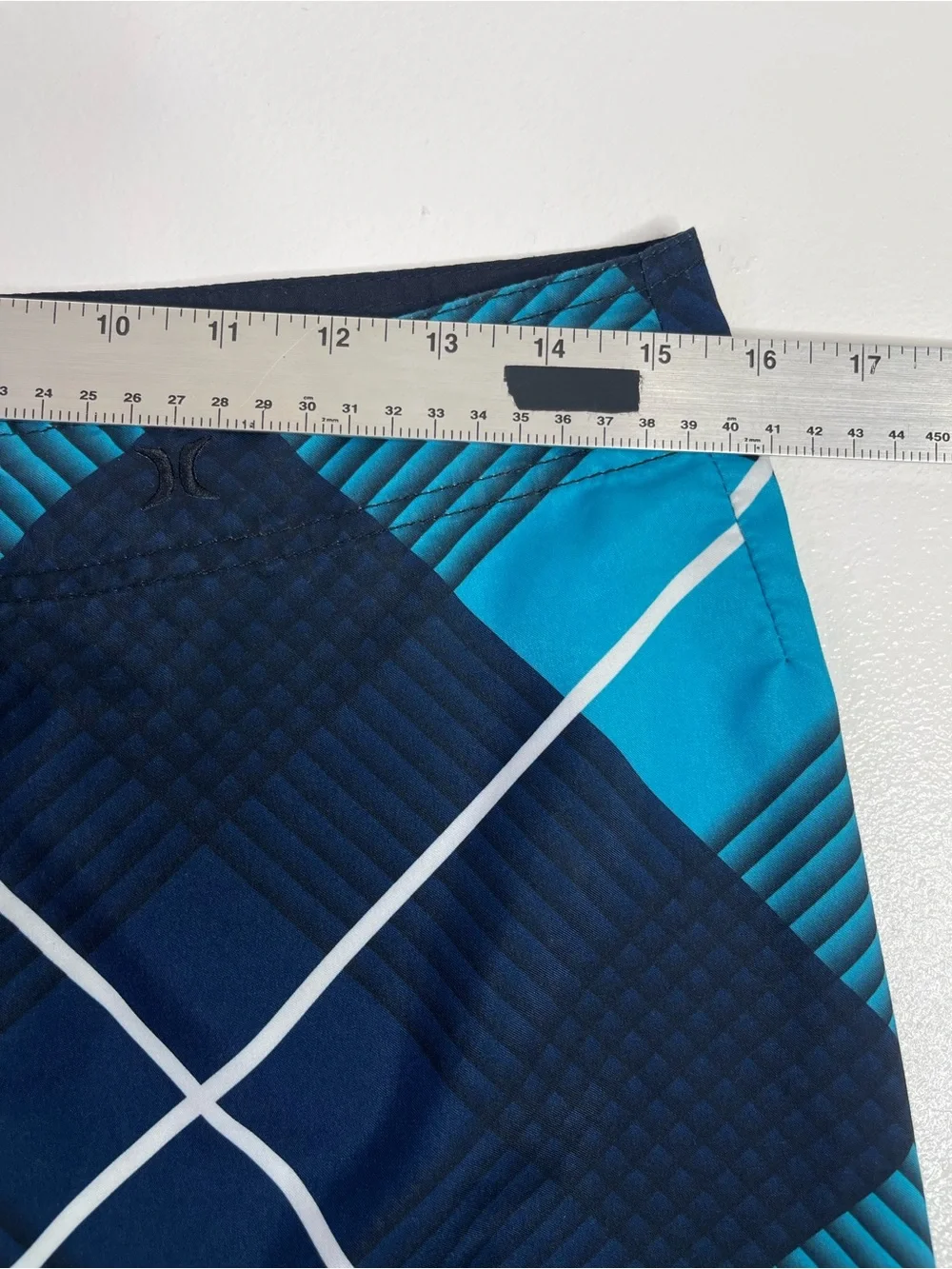 Hurley Men's Boardshorts Size 31 Plaid Gradient Dip Dye Swim Trunks Teal Blue